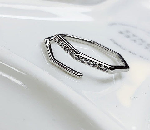 Geometric Open Band Ring