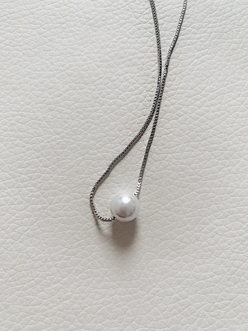 Floating Pearl Necklace