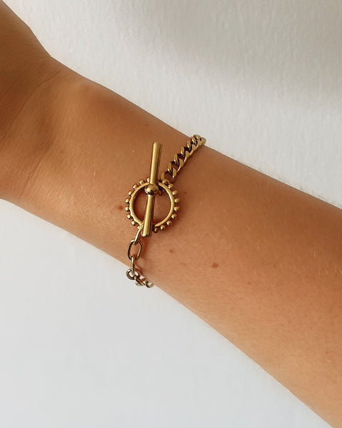 Toggle Bracelet